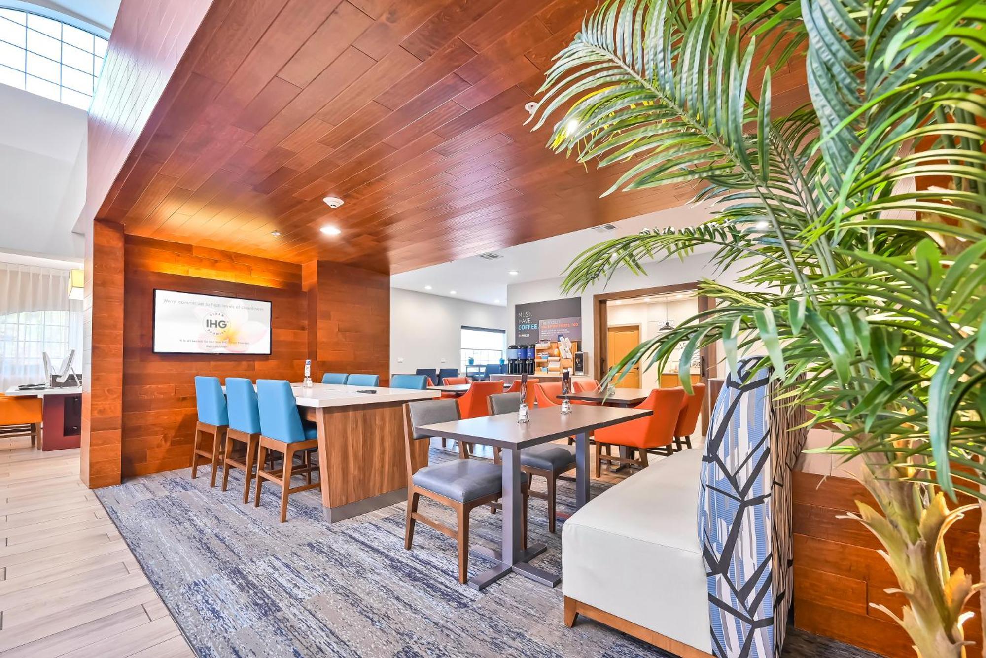 Holiday Inn Express Palestine By Ihg Luaran gambar